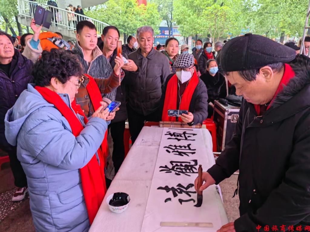 湖南邵陽：尋年味 賞民俗 “喜兔”鬧元宵