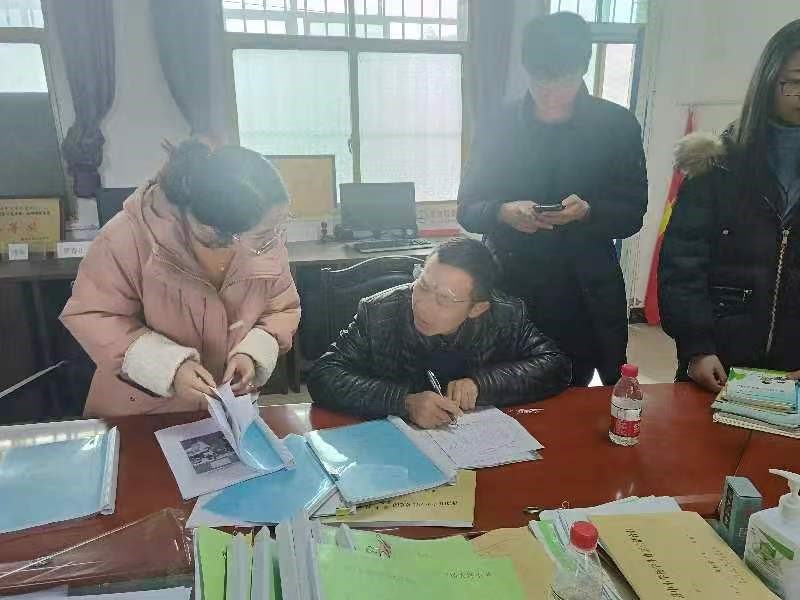 塘田市鎮(zhèn)中心學(xué)校檢查開學(xué)工作