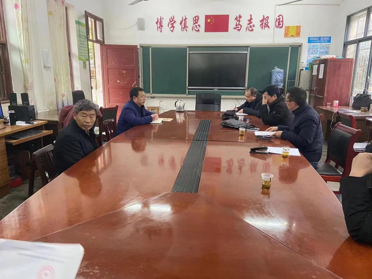 新寧縣教育局開學(xué)工作督查組檢查清江橋鄉(xiāng)開學(xué)工作