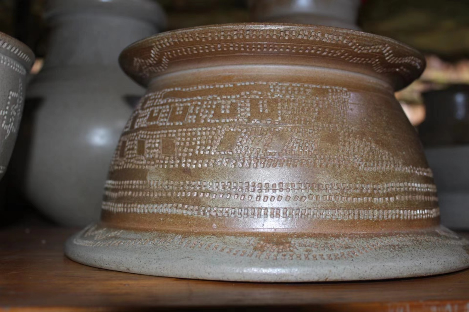 “湘西記憶”系列是辰溪土陶非遺基地銷(xiāo)售最為火爆的產(chǎn)品