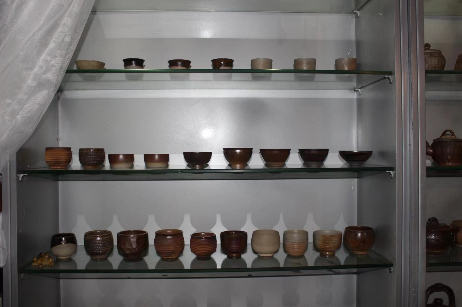 “湘西記憶”系列是辰溪土陶非遺基地銷(xiāo)售最為火爆的產(chǎn)品