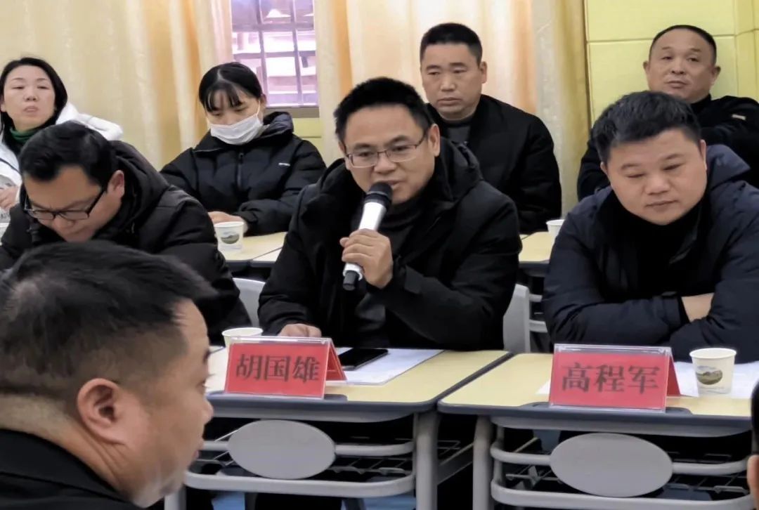 邵陽縣首屆中小學(xué)校園足球文化交流活動在七中順利舉行