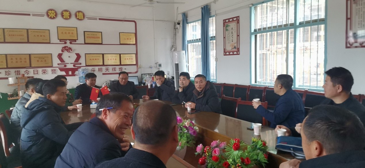 邵陽縣谷洲鎮(zhèn)中心學(xué)校領(lǐng)導(dǎo)赴酈家坪鎮(zhèn)杉木橋中學(xué)、姚家鋪小學(xué)考察學(xué)習(xí)勞動課程基地建設(shè)