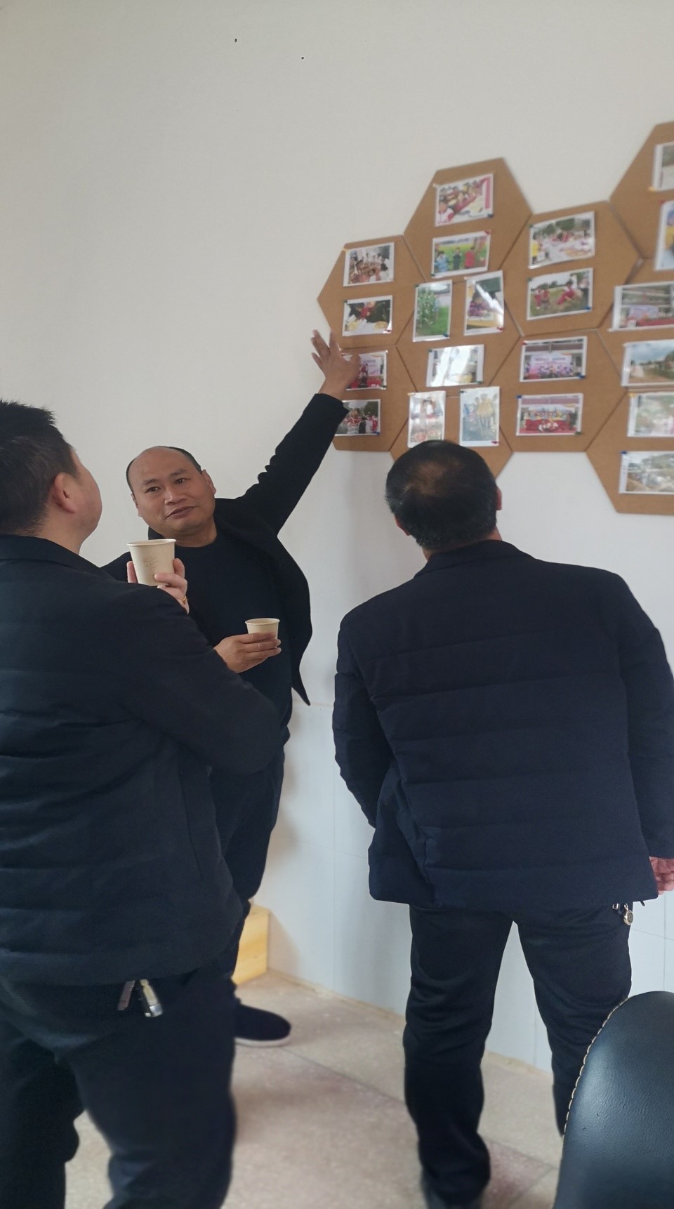 邵陽縣谷洲鎮(zhèn)中心學(xué)校領(lǐng)導(dǎo)赴酈家坪鎮(zhèn)杉木橋中學(xué)、姚家鋪小學(xué)考察學(xué)習(xí)勞動課程基地建設(shè)