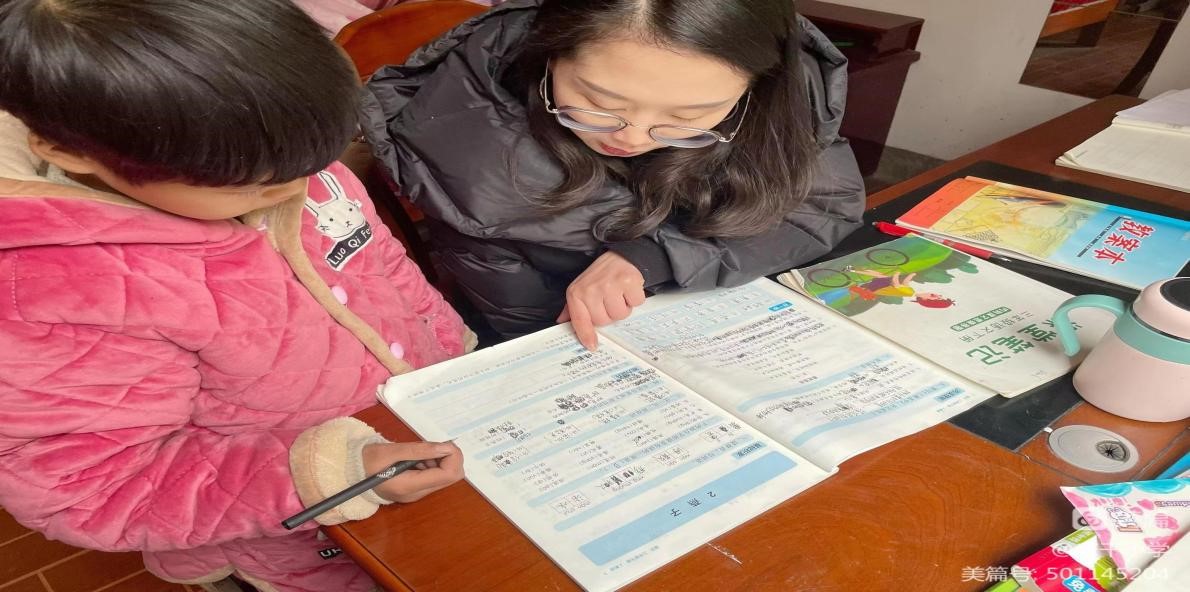 情系貧困生 關(guān)愛助成長(zhǎng)