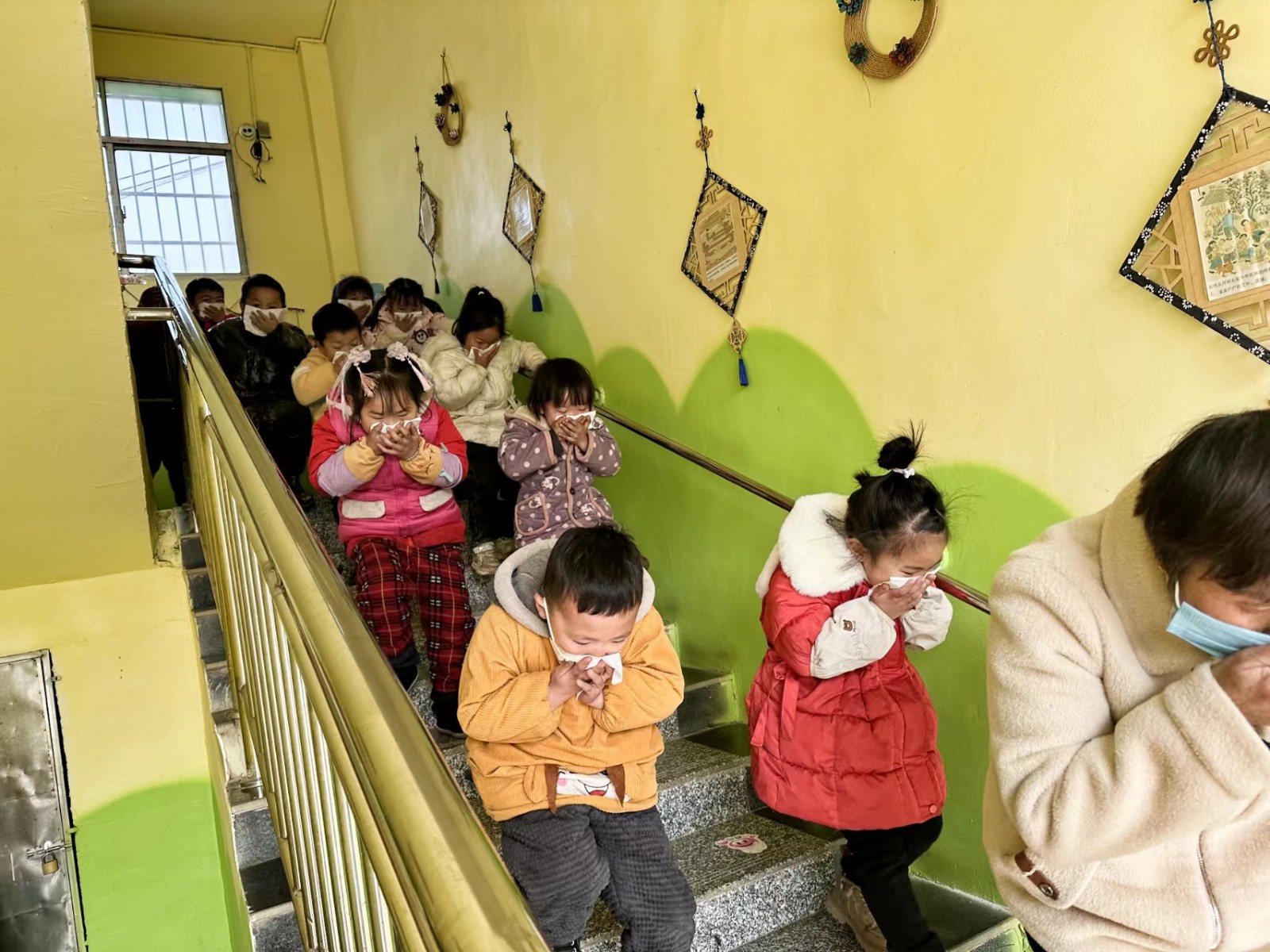 平安校園在我心，安全行動手中行