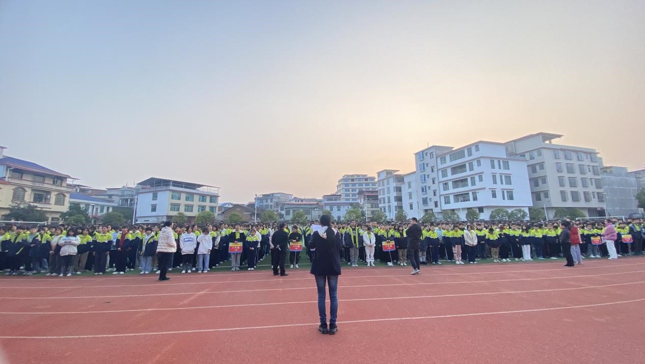 “傳承雷鋒精神，弘揚(yáng)時代新風(fēng)”