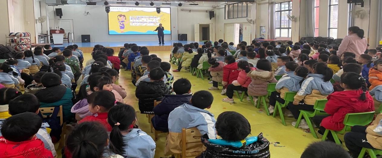 新寧縣幼兒園開展消防安全培訓和疏散演練活動