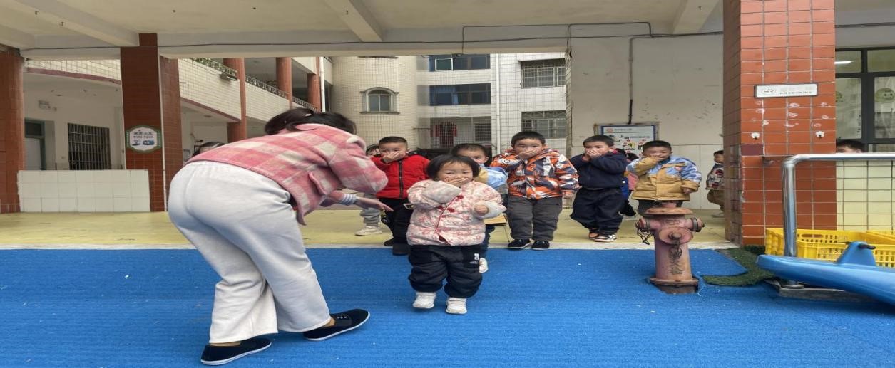 新寧縣幼兒園開展消防安全培訓和疏散演練活動