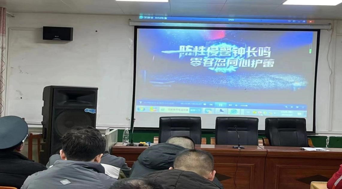 “利劍護蕾 守護花朵健康成長”