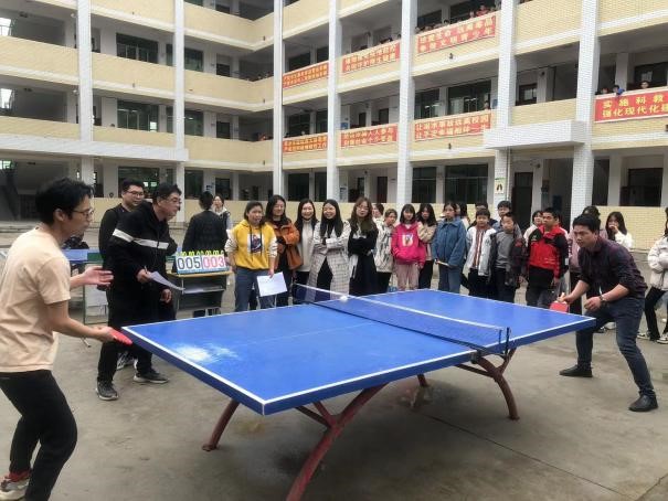 三八宏圖展，九州春意濃