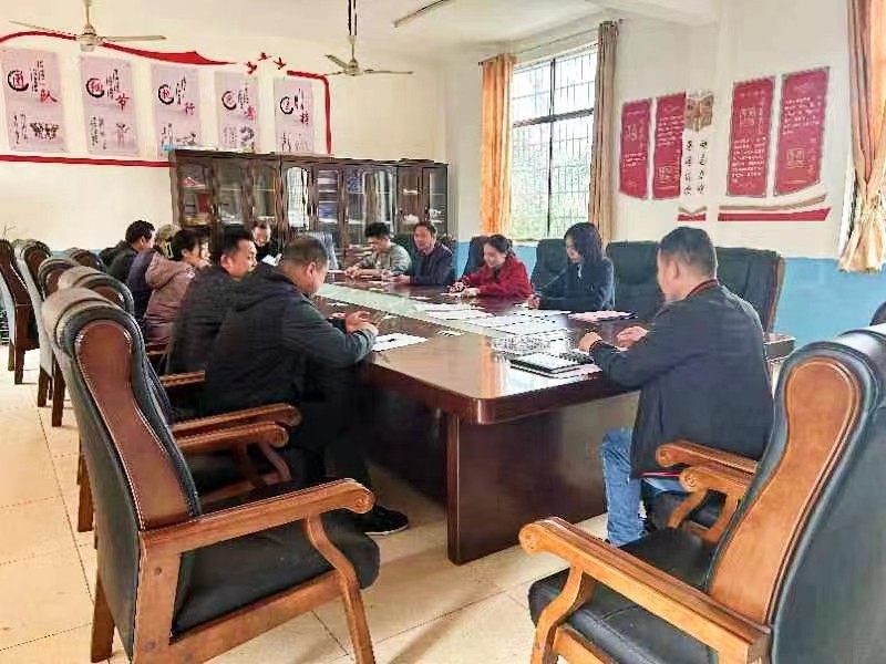 小溪市鄉(xiāng)中學(xué)召開3月組織生活會(huì)