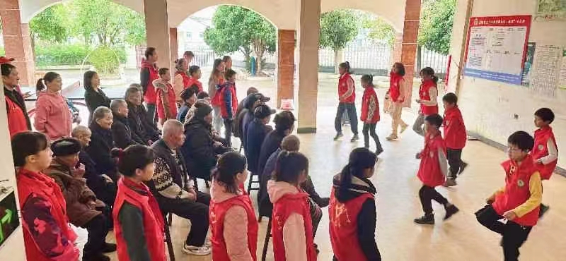諸甲亭鄉(xiāng)中心完全小學 “弘揚雷鋒精神，敬老愛老有我”志愿服務活動