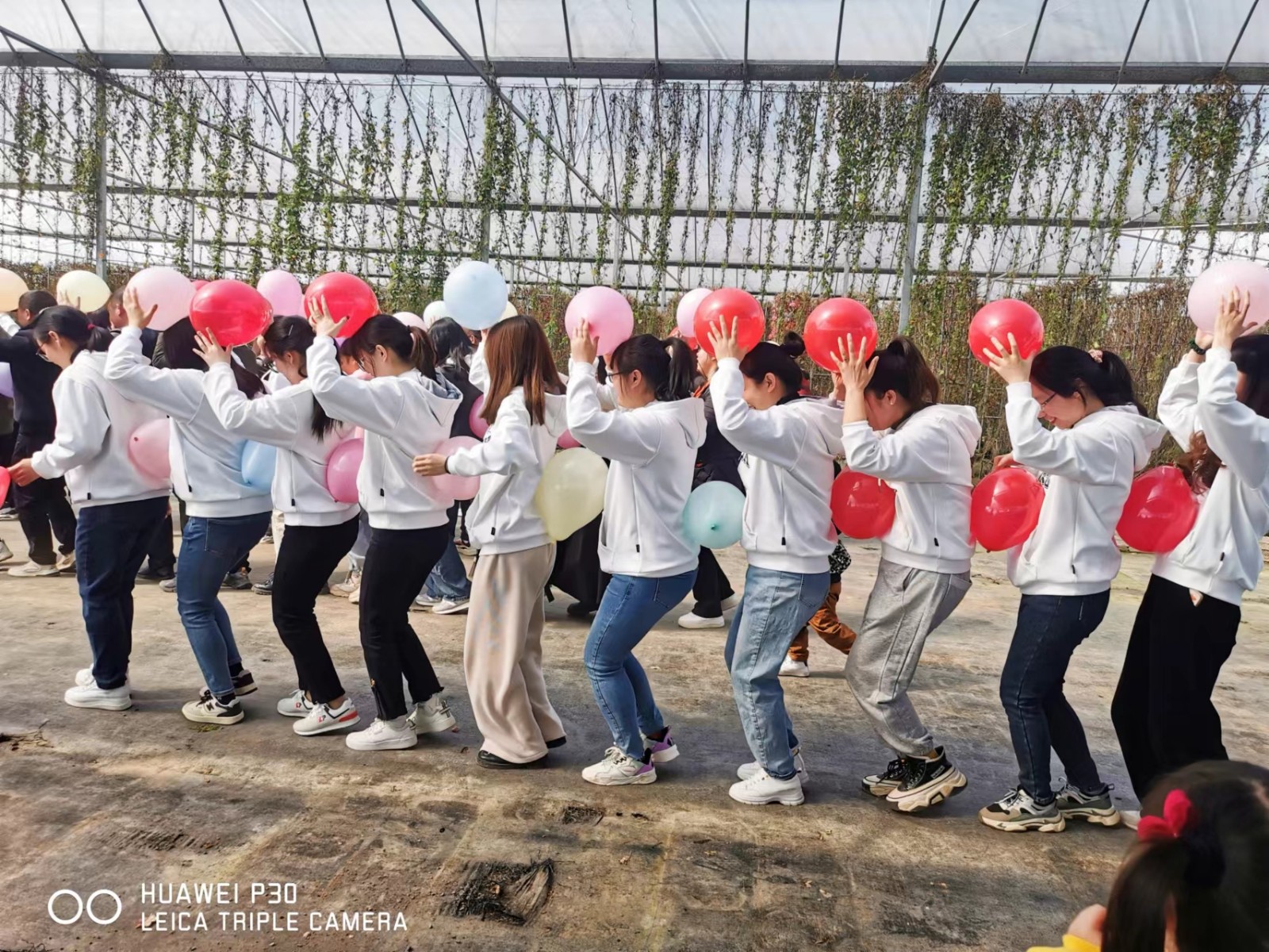 邵陽縣塘渡口中學(xué)開展“三八”婦女節(jié)活動(dòng)