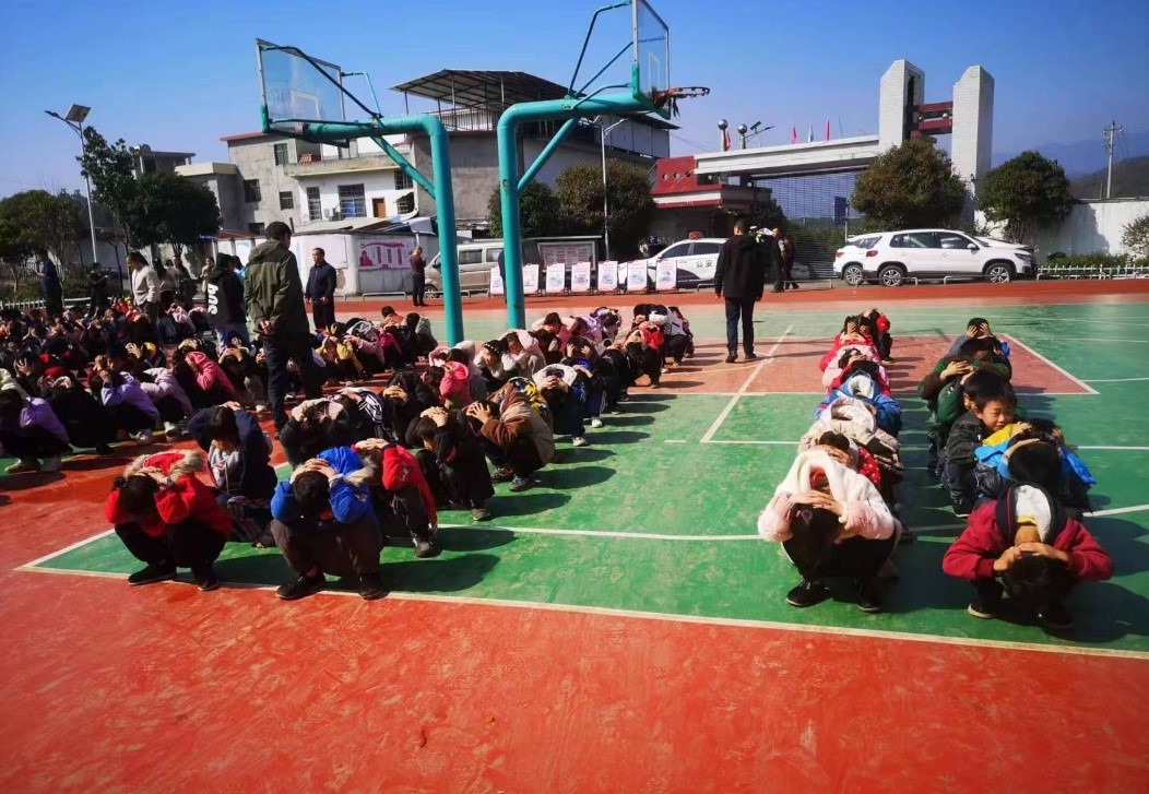 以“練”筑防 守護祖國“花朵”