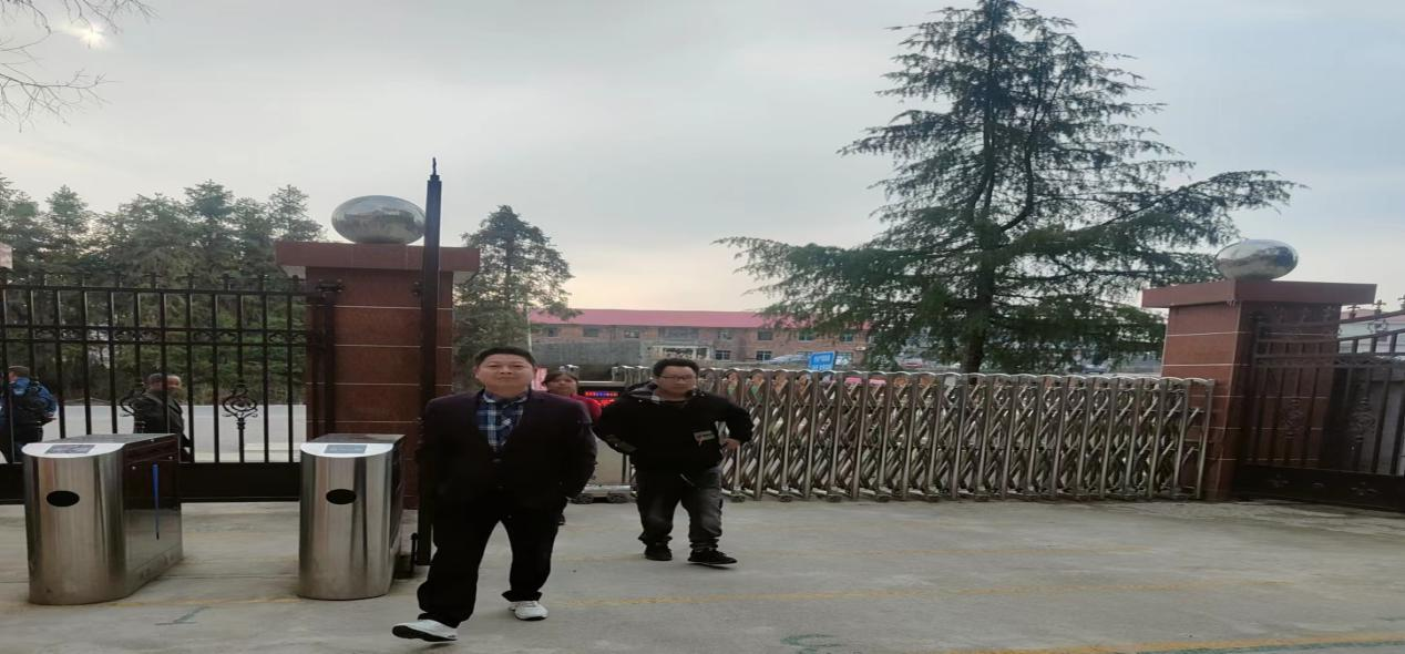 山門鎮(zhèn)橫溪中學(xué)召開“利劍護(hù)蕾，家校共育”女生家長(zhǎng)會(huì)