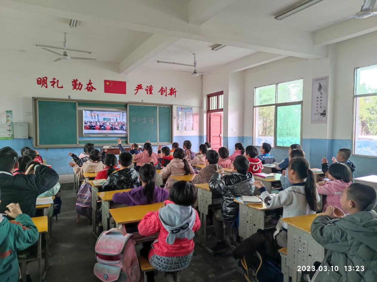 新寧縣萬塘鄉(xiāng)白馬田中心小學(xué) 開展“學(xué)雷鋒，做有道德的人”主題活動