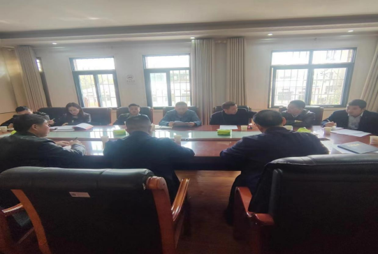 新邵縣人大督查指導(dǎo)縣教育局民族團(tuán)結(jié)進(jìn)步創(chuàng)建工作