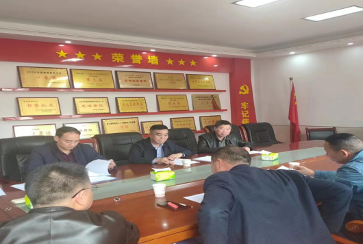 新邵縣人大督查指導(dǎo)縣教育局民族團(tuán)結(jié)進(jìn)步創(chuàng)建工作