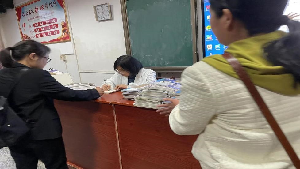 湖南省化學化工學會、省教科院“送教送研·科普進校園”走進竹市鎮(zhèn)中學