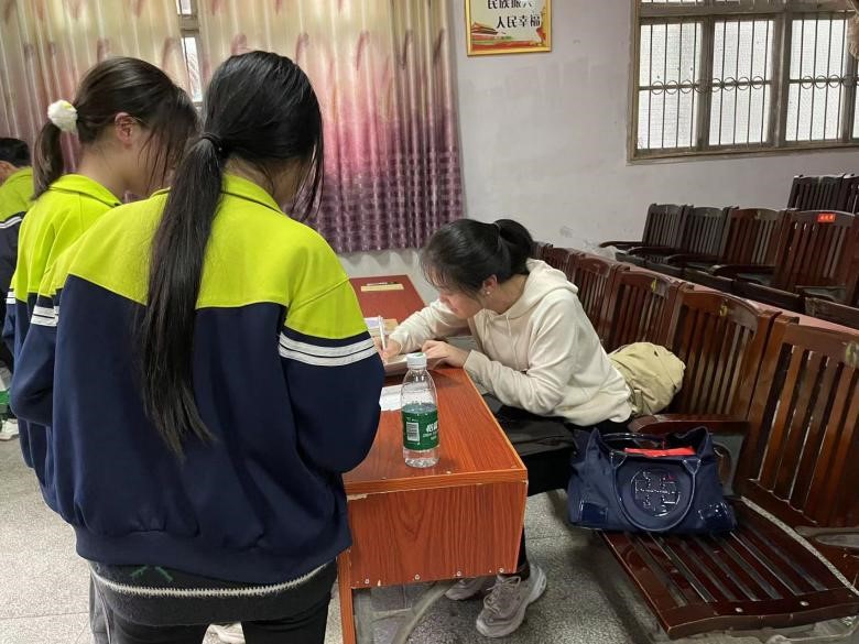 湖南省化學化工學會、省教科院“送教送研·科普進校園”走進竹市鎮(zhèn)中學