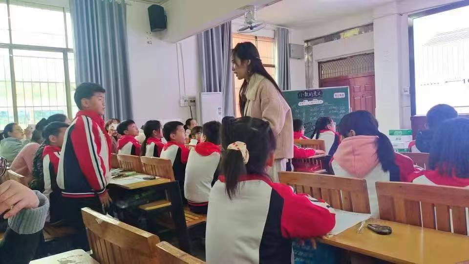 “專家引領教學，國培助力成長”