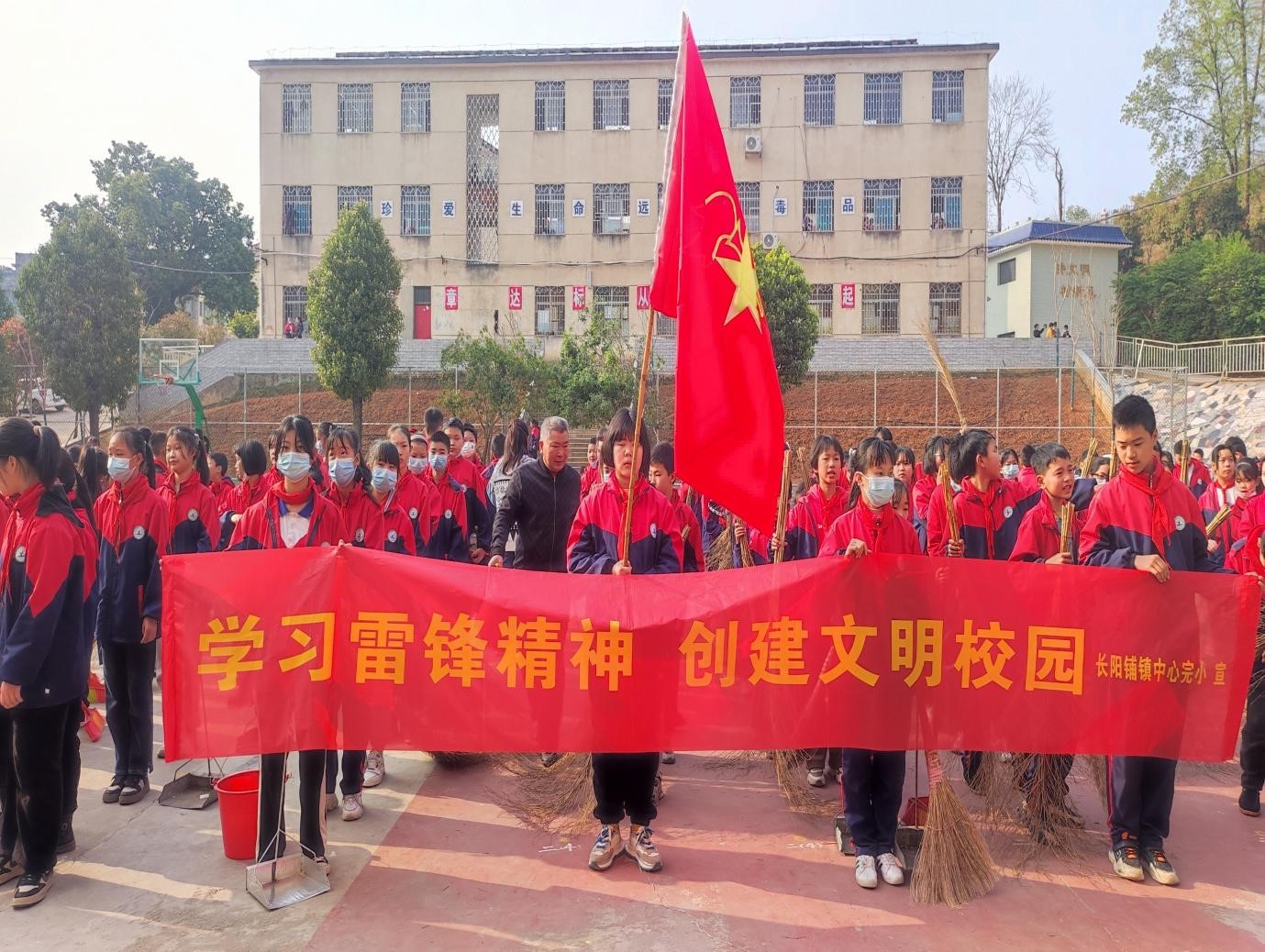 三月春風暖人心  雷鋒精神永流傳