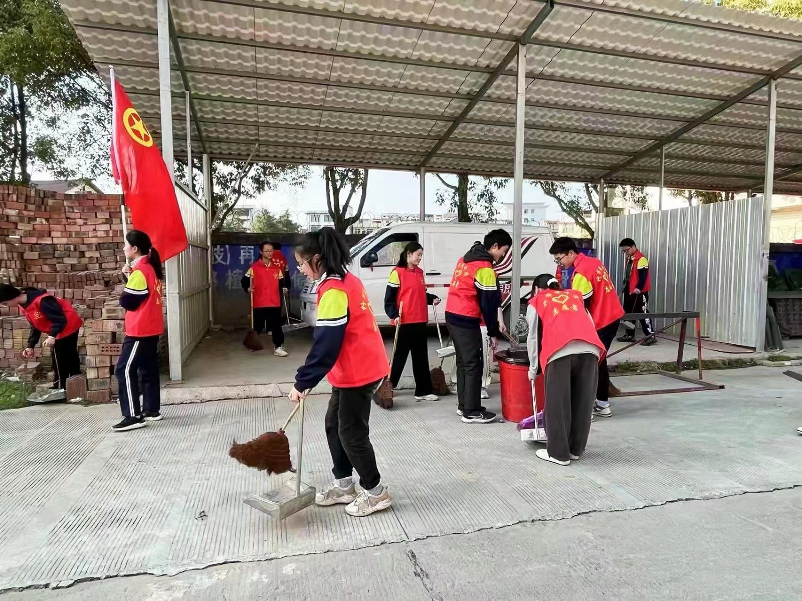 踐行雷鋒精神，做幸福志愿者