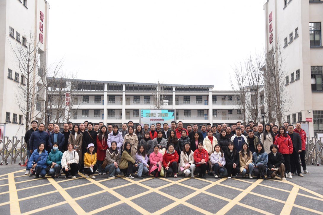 合作交流促發(fā)展，攜手共進譜新篇