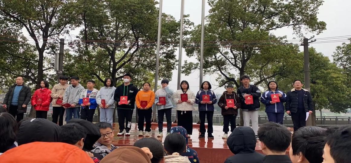 金稱市鎮(zhèn)中學(xué)3月學(xué)雷鋒月活動綜述