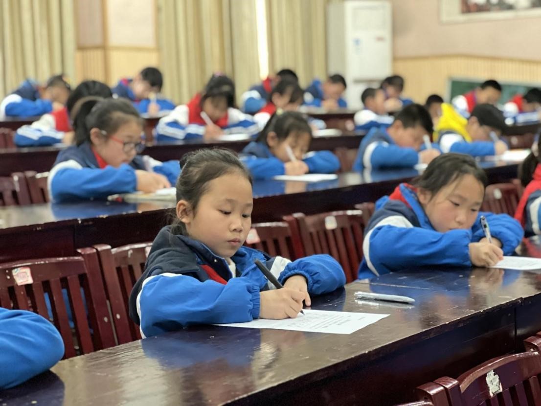 筆墨書香展魅力 文化自信沁心田