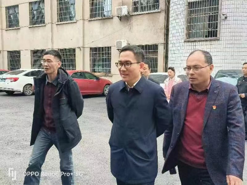 新寧縣：鄧濤到解放小學(xué)督導(dǎo)食品安全等工作