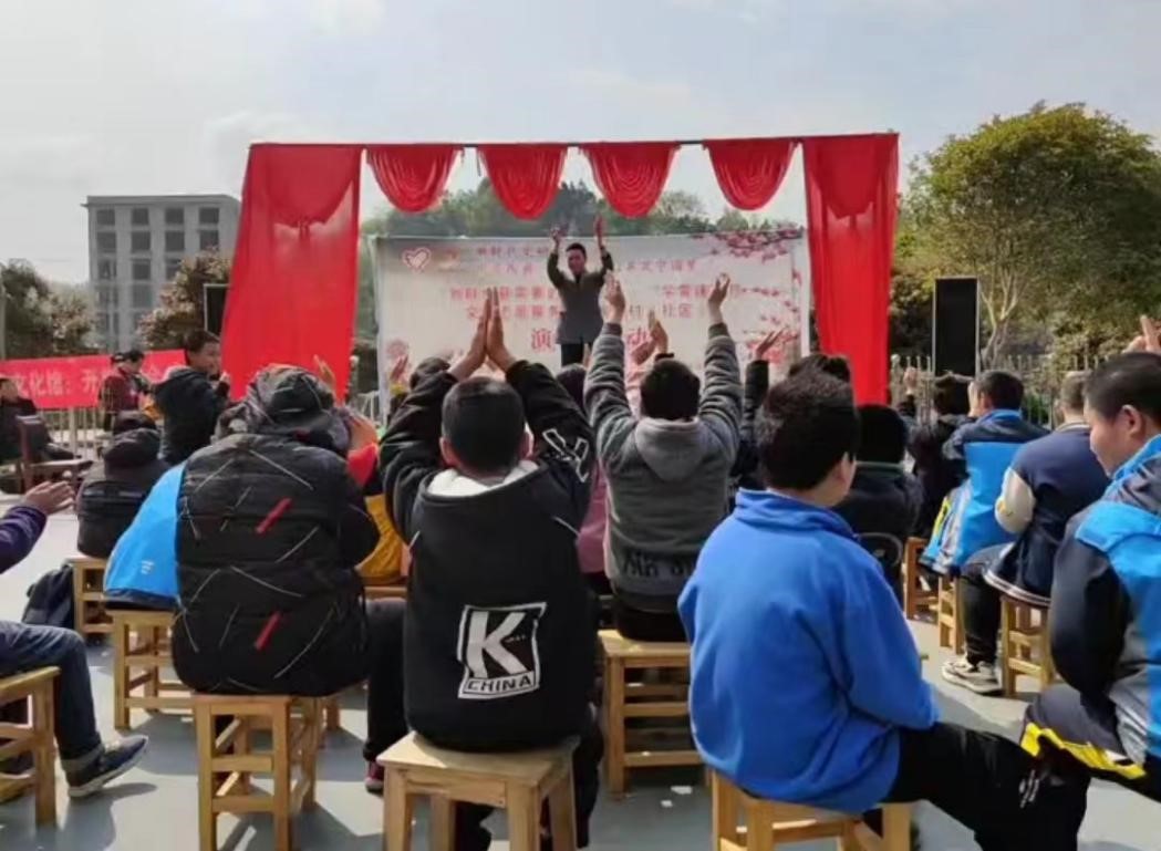 邵陽縣特殊教育學(xué)校聯(lián)合縣文旅廣體局 開展“戲曲進(jìn)校園”演出