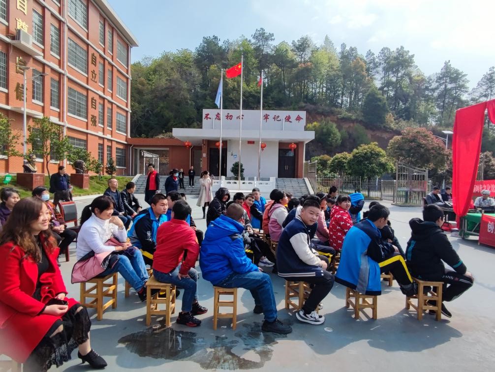 邵陽縣特殊教育學(xué)校聯(lián)合縣文旅廣體局 開展“戲曲進(jìn)校園”演出