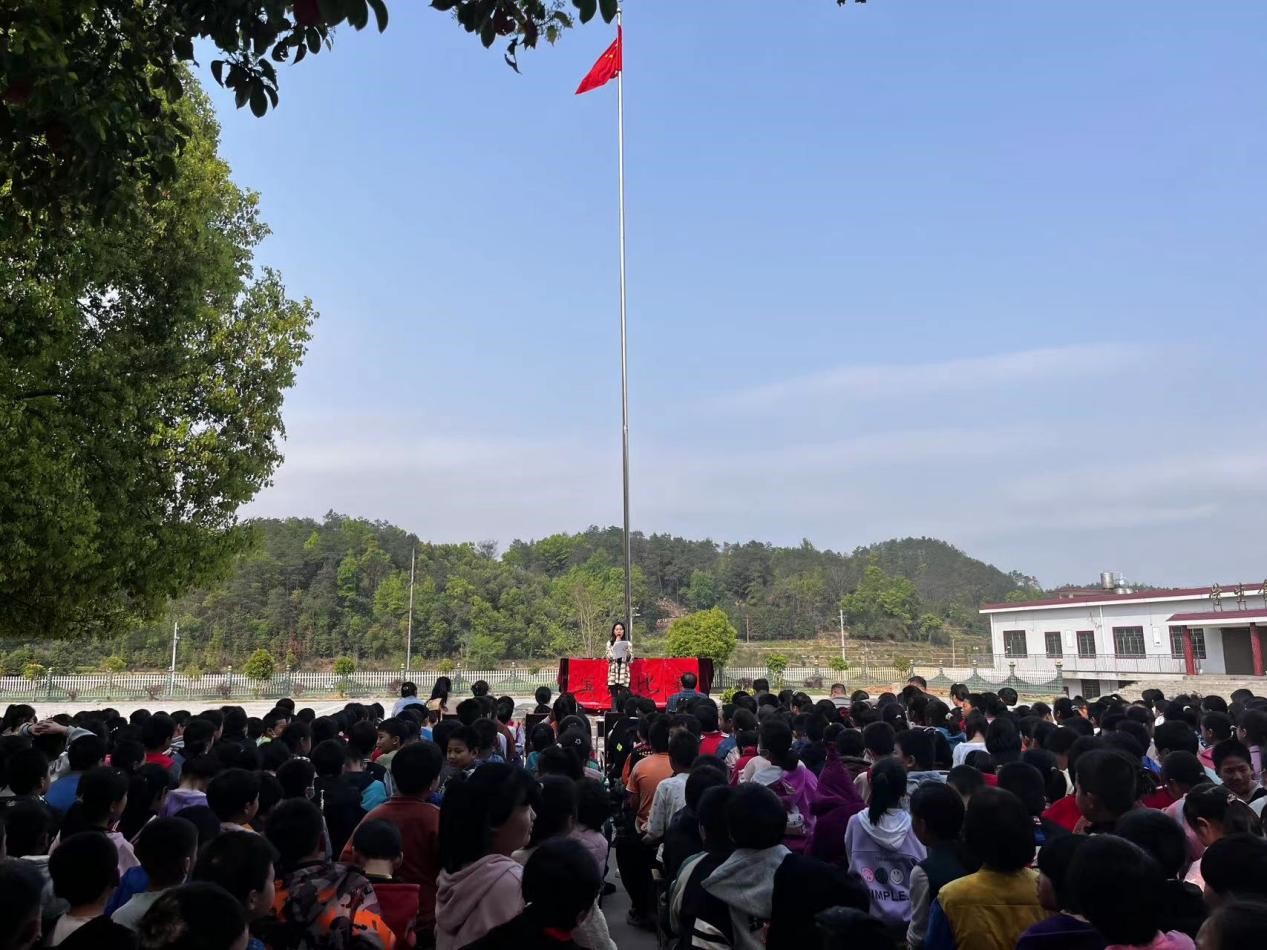 新寧縣回龍寺鎮(zhèn)蓮山中心小學(xué) 舉辦“童心向黨一爭做新時(shí)代好少年”演講比賽