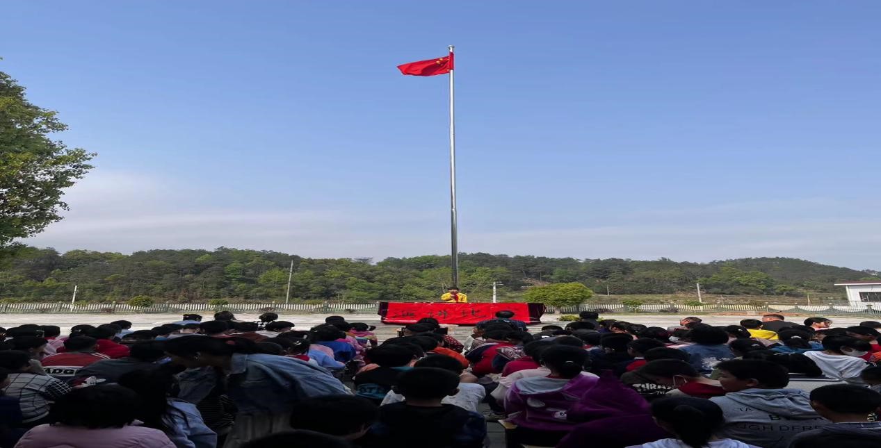 新寧縣回龍寺鎮(zhèn)蓮山中心小學(xué) 舉辦“童心向黨一爭做新時(shí)代好少年”演講比賽