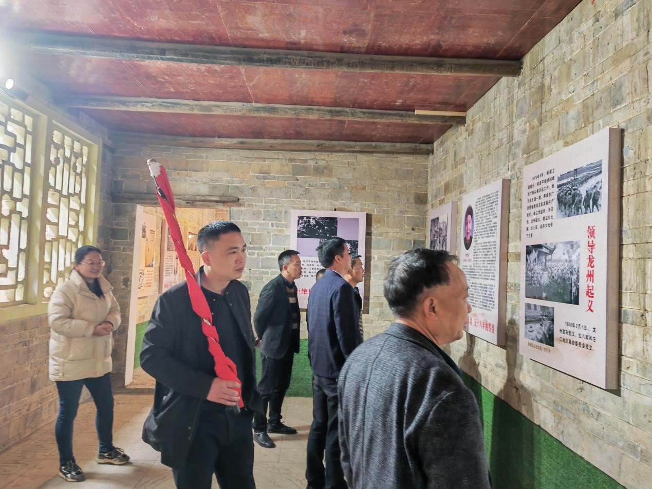 緬懷革命烈士 傳承紅色基因