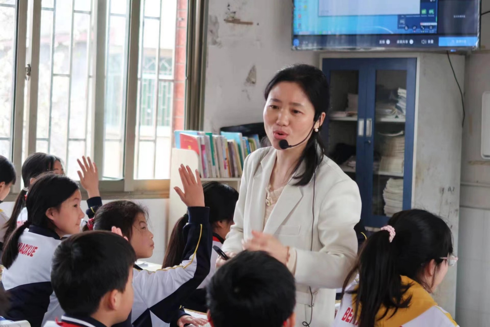 名師引領(lǐng)促成長(zhǎng)踔厲奮發(fā)共遠(yuǎn)航