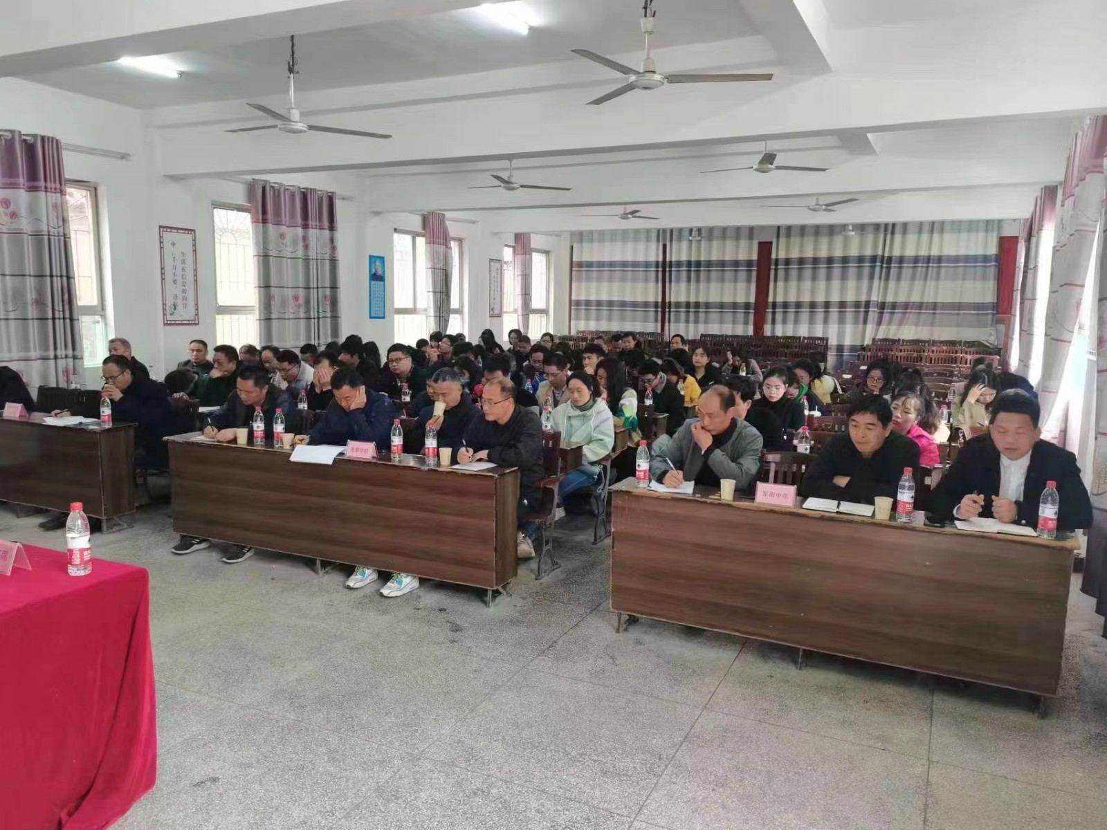 精準(zhǔn)分析有效發(fā)力  踔厲奮發(fā)再創(chuàng)新高