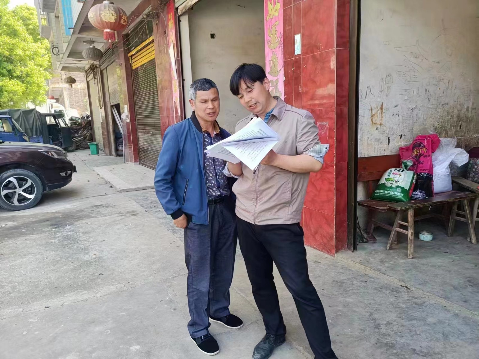 “愛在春風里，暖在家訪中”