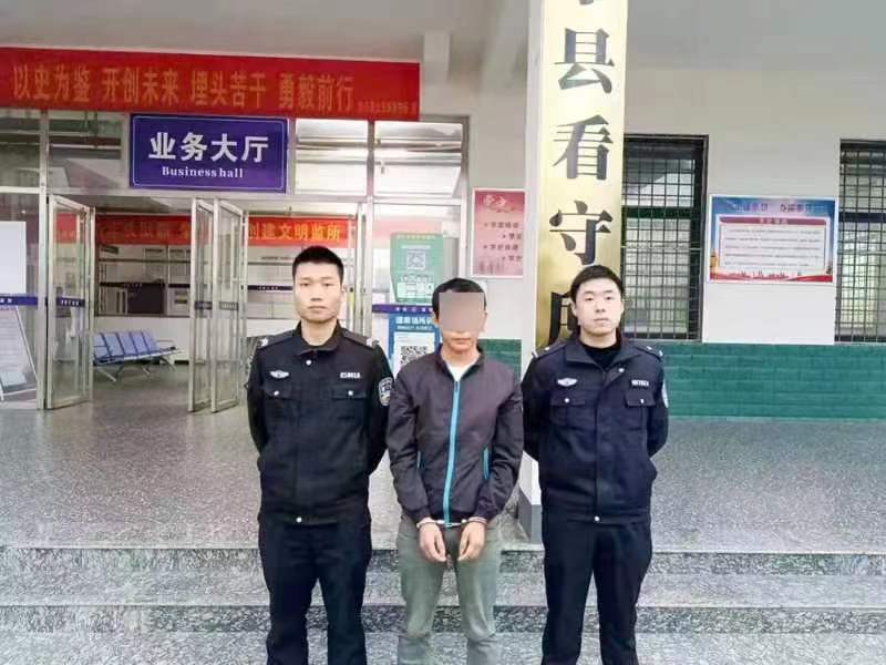 聚焦校園：神速破獲一起盜竊學(xué)生財(cái)物案