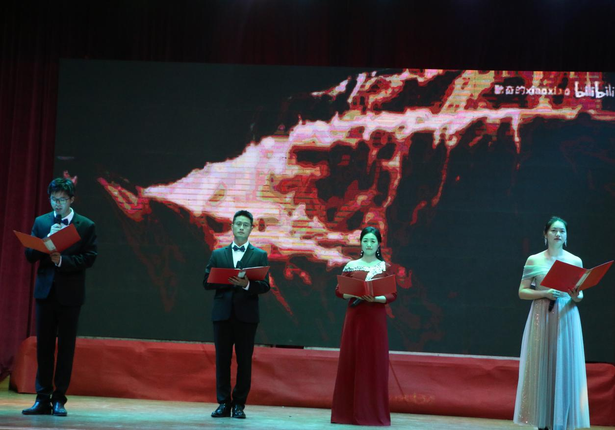 誦讀經(jīng)典文學(xué) 感受語(yǔ)言之美