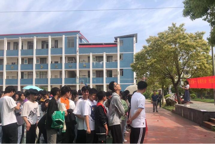 諄諄教誨樹(shù)新風(fēng) 聲聲囑托護(hù)安全