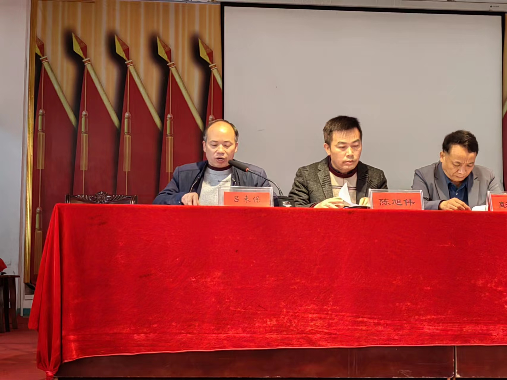 十五載桑梓情 助力家鄉(xiāng)教育