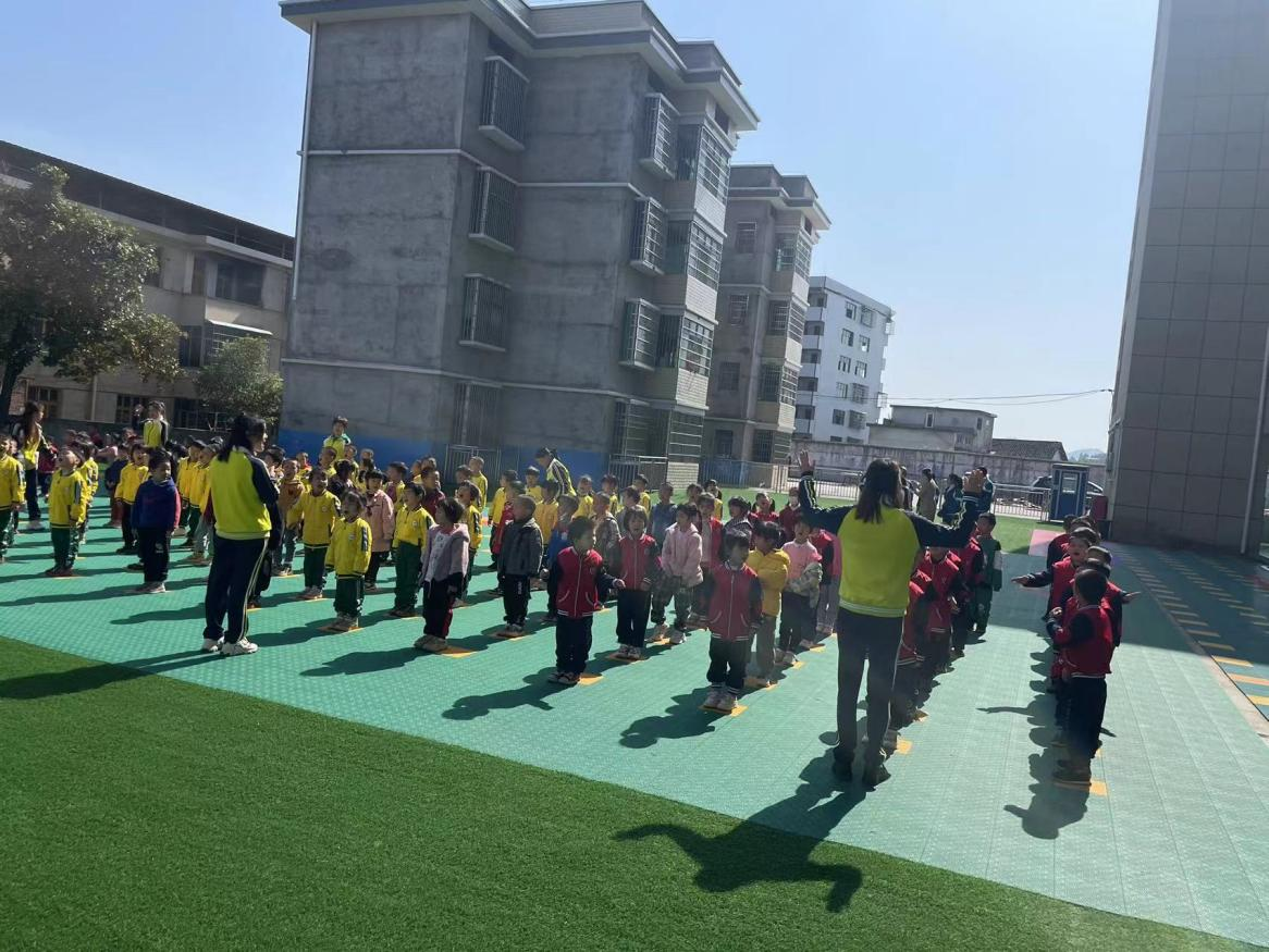 手拉手——共成長(zhǎng)