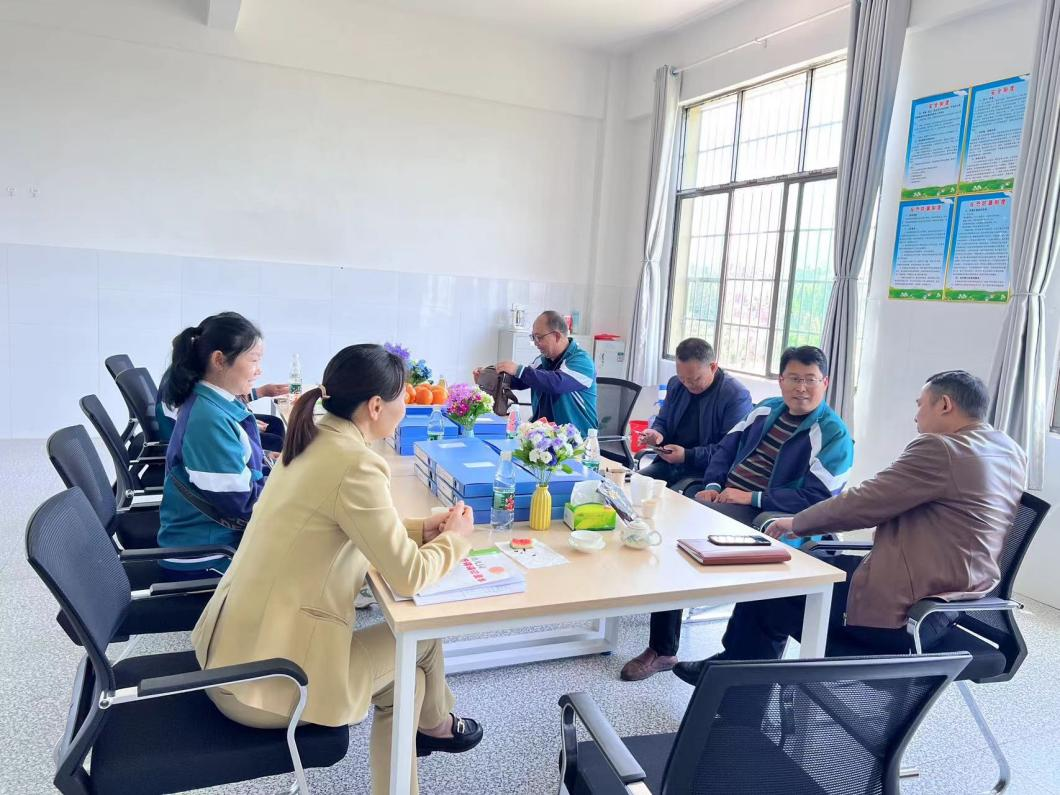 手拉手——共成長(zhǎng)