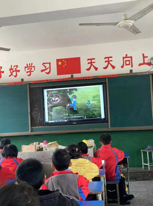 《筑牢反邪防線? 共建平安校園》