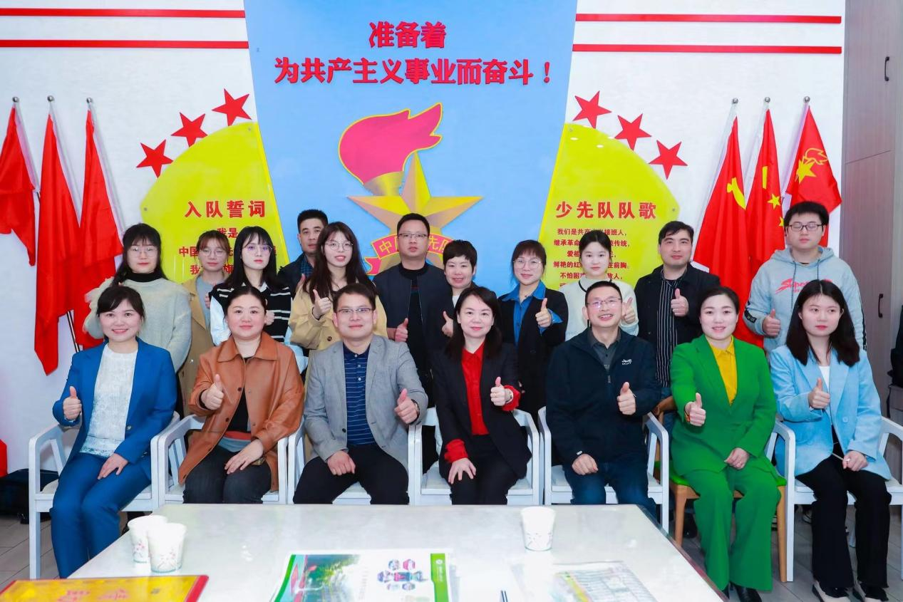 五豐鋪鎮(zhèn)中心完小組織教師赴瀏陽學(xué)習(xí)