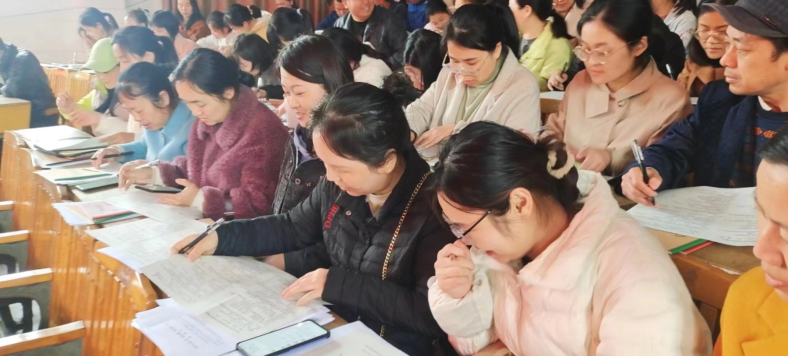 創(chuàng)建全省民族團(tuán)結(jié)進(jìn)步示范縣（市）武岡市紅星小學(xué)推進(jìn)會(huì)召開