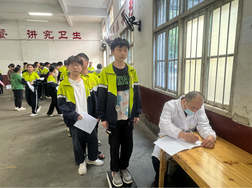 體檢進(jìn)校園，健康伴我行